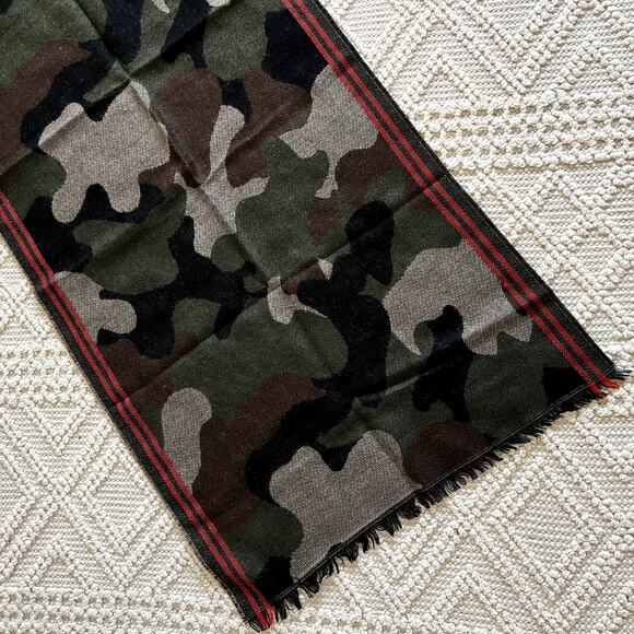 Camo Scarf with Red Stripes - Picture 3 of 3